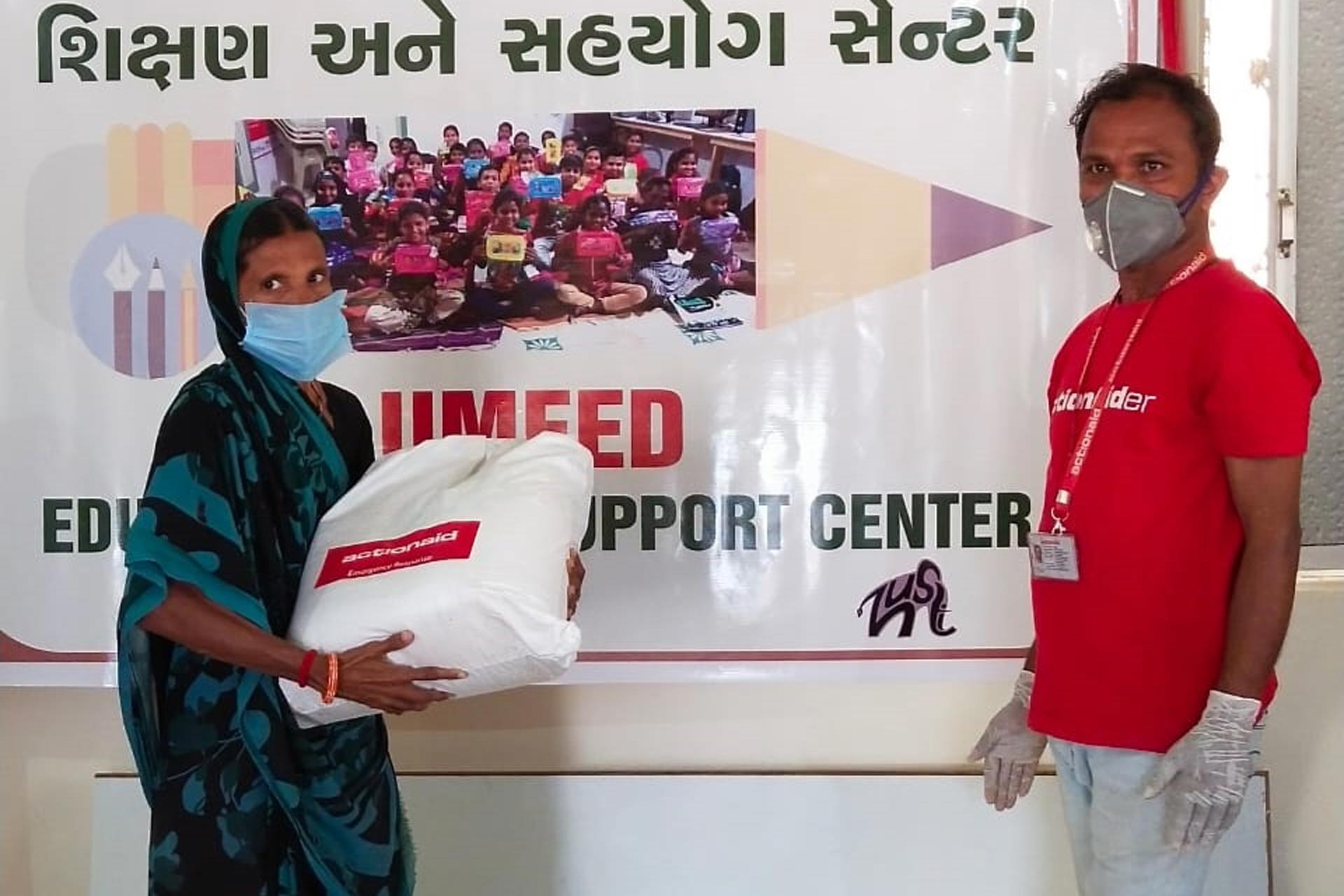 Na Índia, onde 1,3 bilhão de pessoas foram instruídas a ficarem em casa, a ActionAid está realizando ações de prevenção e distribuindo alimentos. Foto: ActionAid