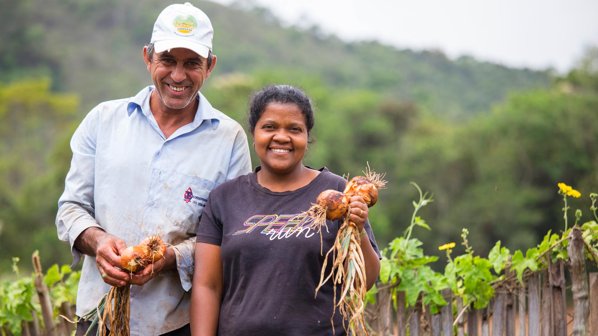 Em Minas Gerais, Efigênia e o marido venderam sua produção para ações da ActionAid de distribuição de cestas de alimentos na pandemia. Foto: ActionAid