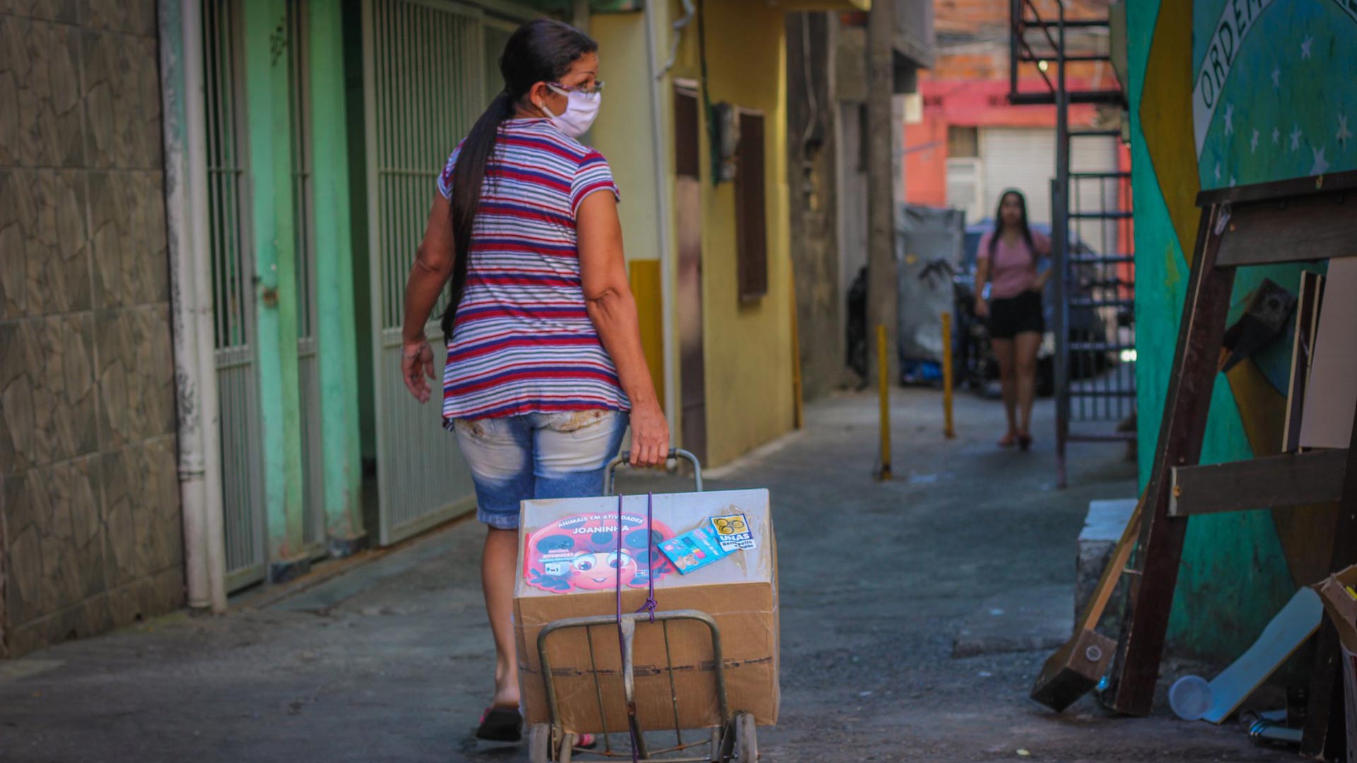 Com apoio da ActionAid e de diferentes financiadores, a UNAS promoveu uma campanha de arrecadação e distribuição de cestas básicas e itens de higiene para famílias em Heliópolis. Foto: UNAS / ActionAid