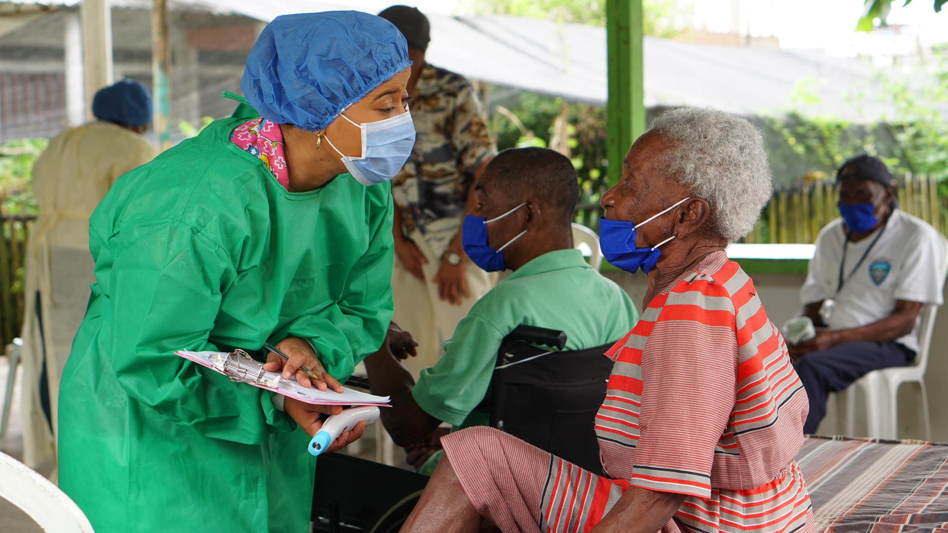 Na Colômbia, providenciamos itens essenciais e auxílio a idosos em situação de vulnerabilidade. Foto: ActionAid