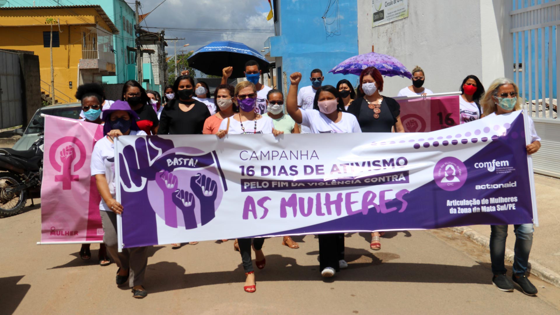 Nossas parceiras do Centro das Mulheres do Cabo, em Pernambuco, percorreram um total de 559 quilômetros, realizando ações de enfrentamento à violência de gênero. Foto: CMC