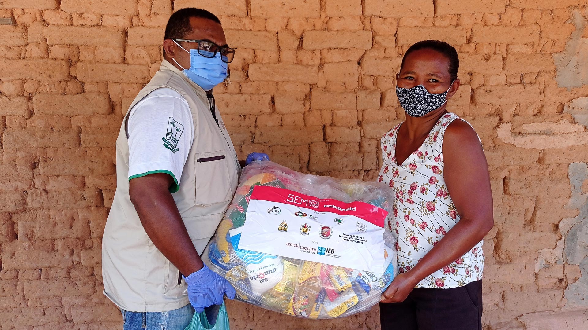 A ActionAid, em parceria com organizações locais, realizou ações emergenciais com distribuição de alimentos em municípios do Piauí, Maranhão e Tocantins. Foto: Luzilene Lopes Pereira / ActionAid