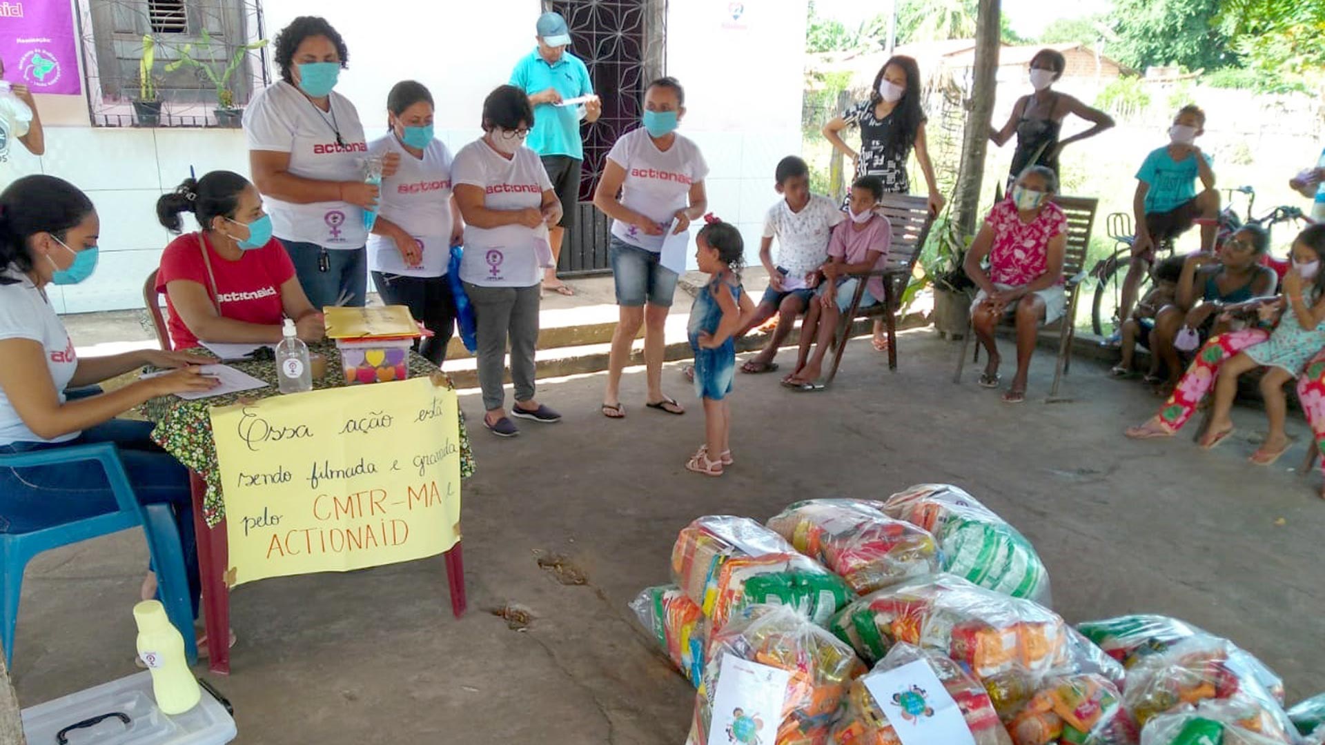 Com apoio do CMTR-MA, cerca de 760 famílias, de 19 comunidades rurais receberam cestas básicas, kits de higiene e informações sobre prevenção à Covid-19. Foto: CMTR/MA