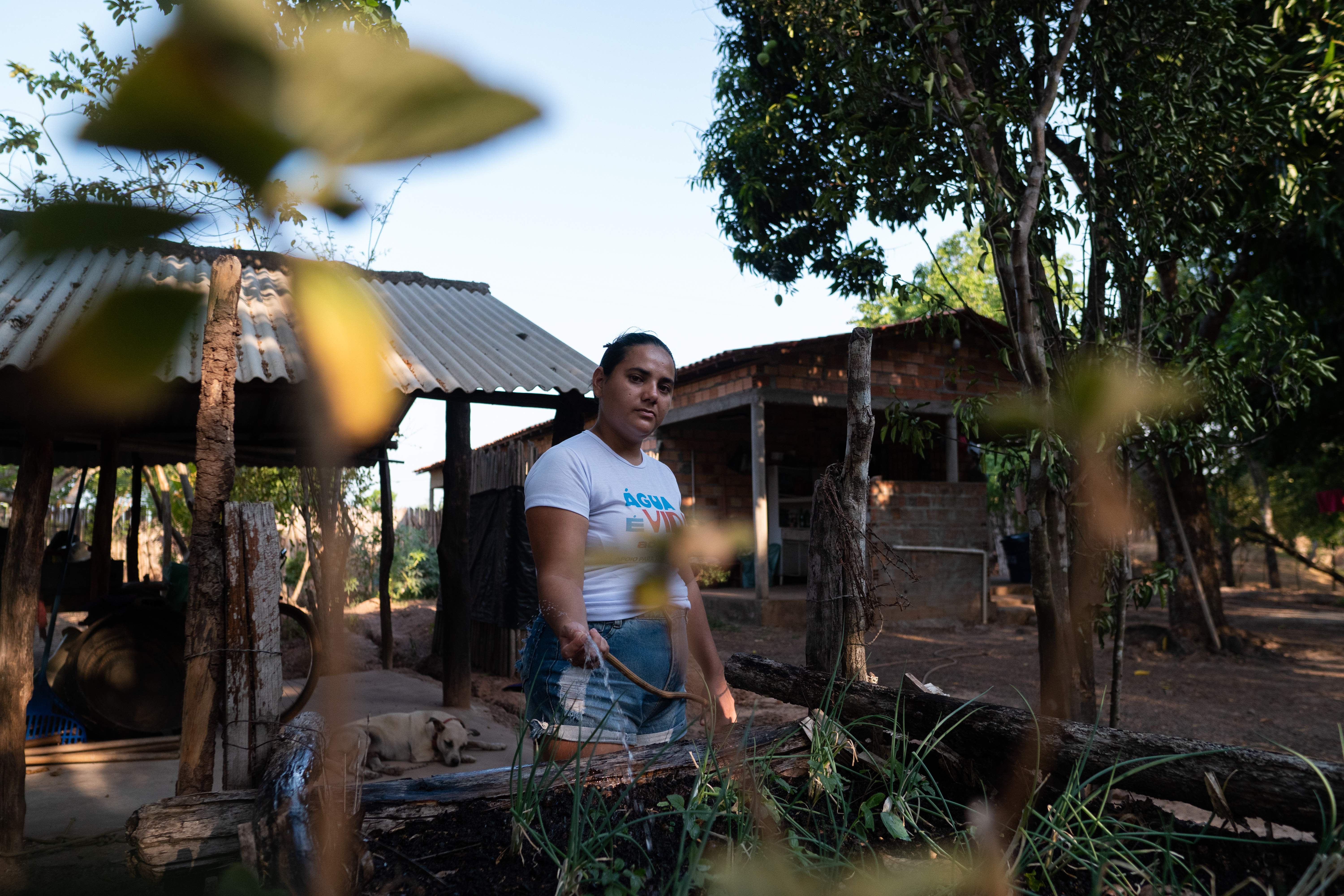 Além de mais qualidade de vida, o acesso à água potável trouxe autonomia e independência para mulheres como Aline / Foto: Ingrid Barros / ActionAid