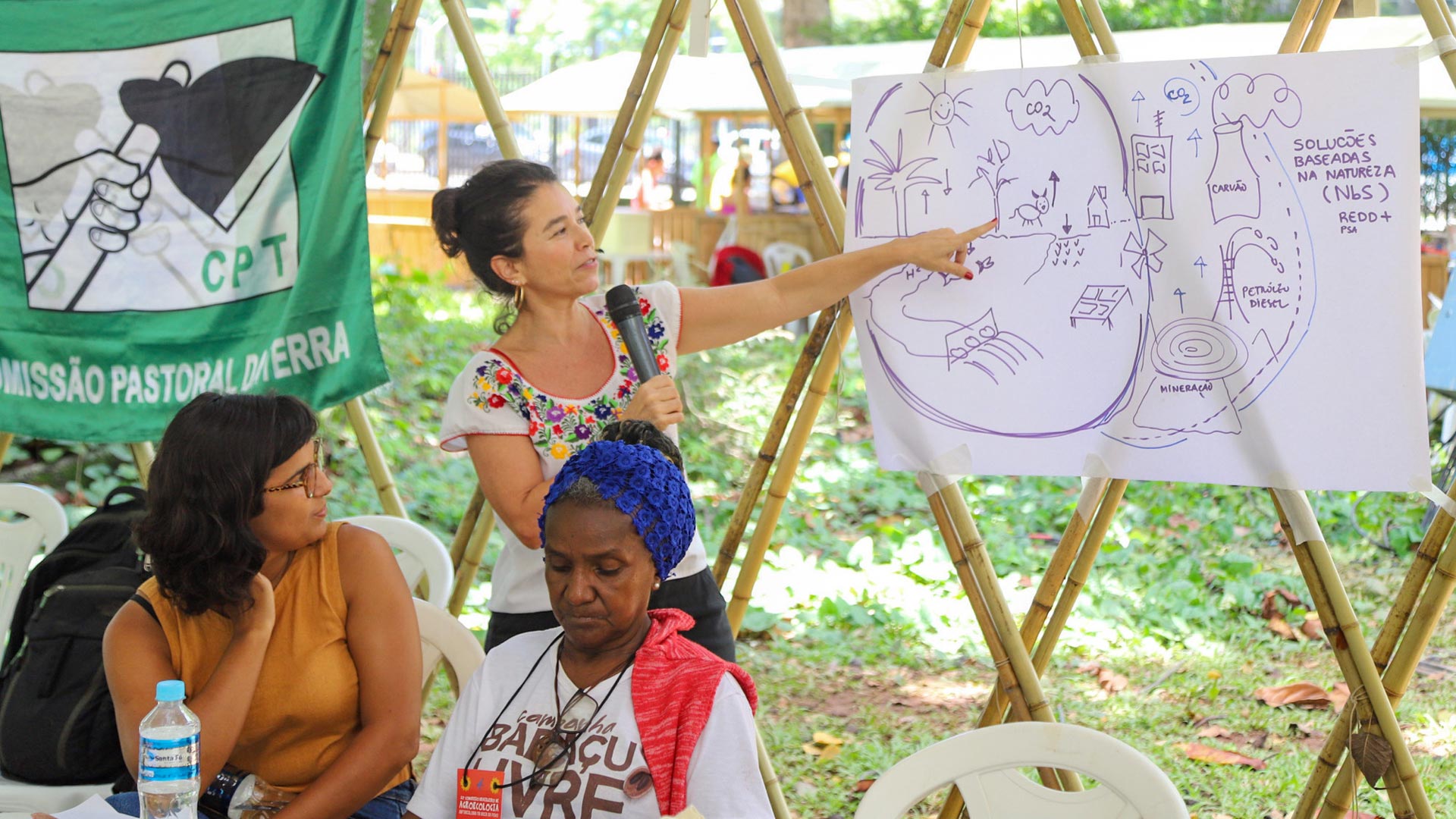 Camila Moreno, da Carta de Belém, descreveu as incongruências das soluções promovidas pelos setores privados para conter impactos ambientais. Foto: Zô Guimarães/ActionAid