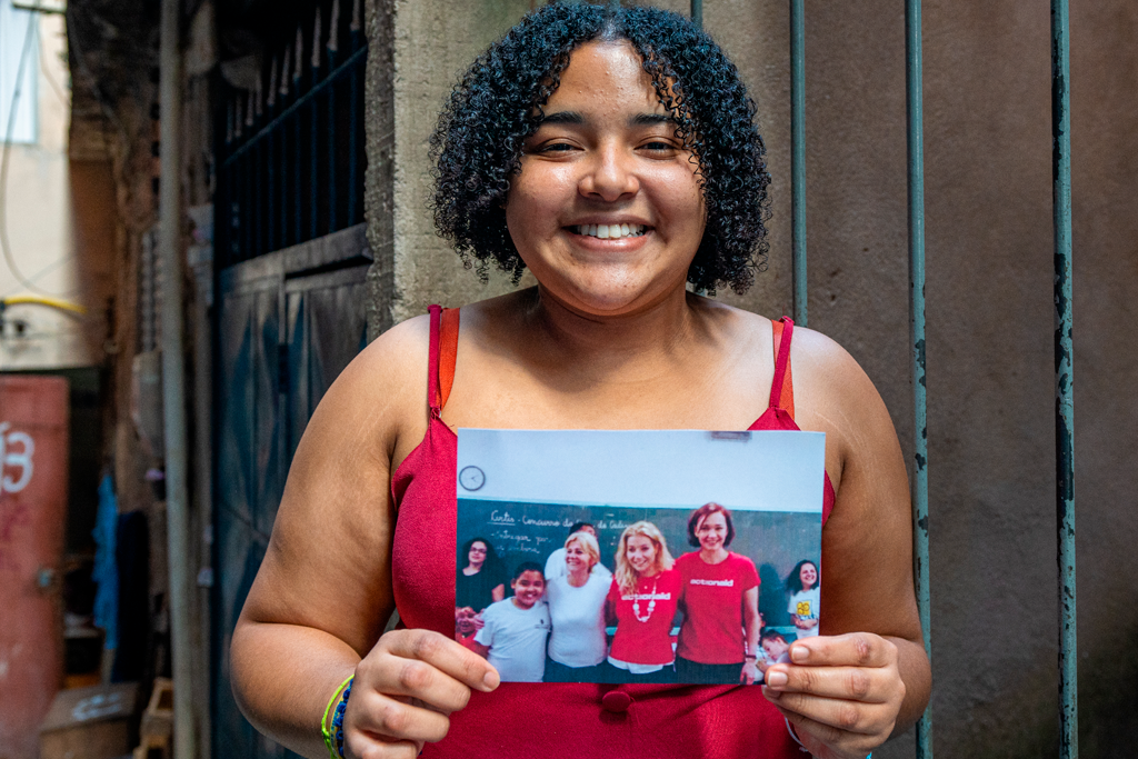 Amanda acredita que a experiência do apadrinhamento foi essencial para sua formação pessoal e profissional / Foto: Comunicação UNAS - Cindy Tavares