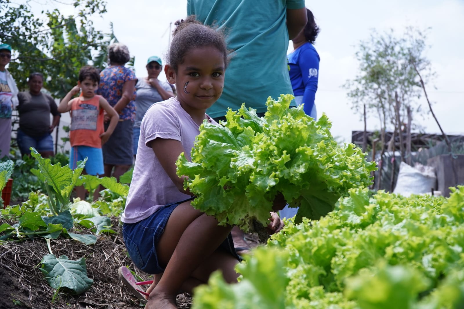 Para as crianças, foi uma oportunidade lúdica de aprender sobre segurança alimentar / Foto: Márcio Ribeiro - Comunicação Giral